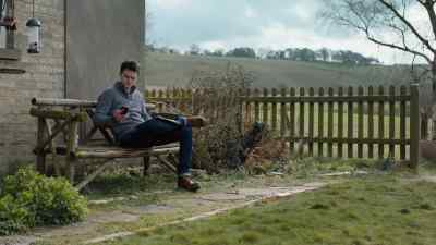Robin's phone, Matt speaking.
Can I take a message? - Strike
