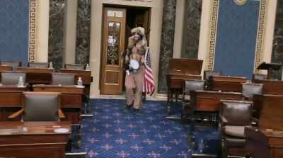 Robishaw:
I walk in behind him, - Four Hours at the Capitol