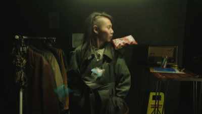 [rock music blares]
[Marshanda complains] - Mia and the Dragon Princess