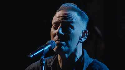 ♪ Rock of ages lift me somehow ♪ - Road Diary: Bruce Springsteen and The E Street Band