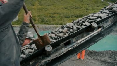 Rocks coming off conveyor,
is everybody clear? - Gold Rush