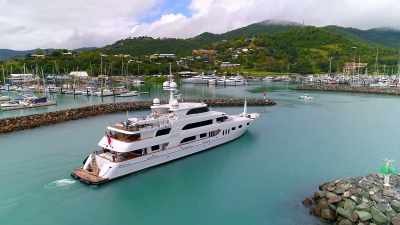 Rocks to starboard midships - Below Deck Down Under