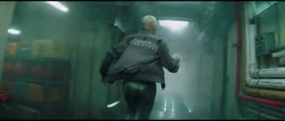 RODRIGO: We gotta seal the bulkhead! - Underwater