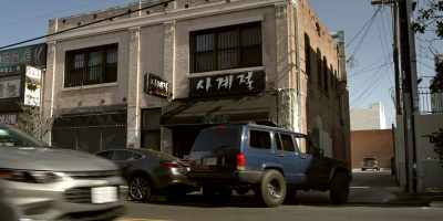 Roger that. Approaching on foot,
westbound on Hollywood. - Bosch: Legacy