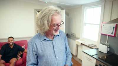 Roll up, roll up
for an adequate haircut - James May and the Dull Men