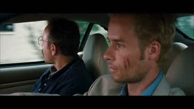- — Roll up your window. - Memento