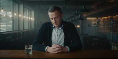 -Rolling.
-We're rolling on him. - Navalny