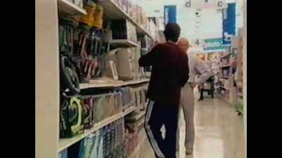 Romanek:
The urge to be funny - Robin Williams: Come Inside My Mind