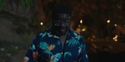 [Ron] That was incredible!
But, Marcus, do cover your balls! - Vacation Friends