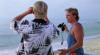 -RON: THEY'RE LOOKING FOR US. - Baywatch