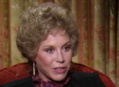 RONA: And in parallel situation
in your life, - Being Mary Tyler Moore