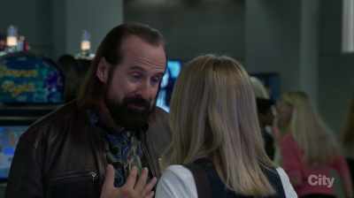 Ronnie always help Artem on the plane, - LA to Vegas
