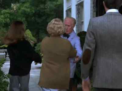 - Ronnie, are you all right?
- Just dusty, Mick. - Remington Steele
