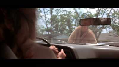 Ronnie, hold it.
Hold it. Wa-- - Spielberg