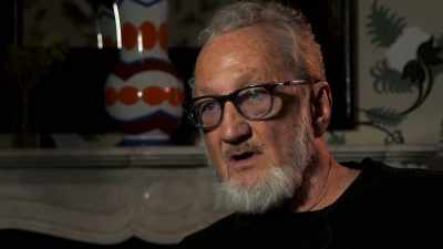 Ronnie's sitting there,
the director, - Hollywood Dreams & Nightmares: The Robert Englund Story