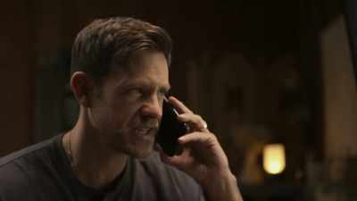 -[Ronny on phone]  Oh.
-[Mireya on phone]  Oh. - Expedition Bigfoot