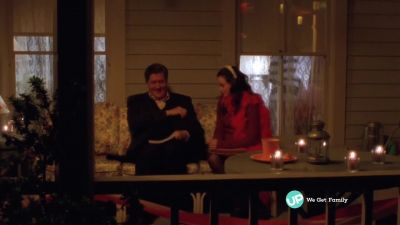 - Rory, what a lovely party.
- I brought you something to read. - Gilmore Girls