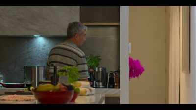 Rosa? Where do you keep
the tomato paste? - Bump