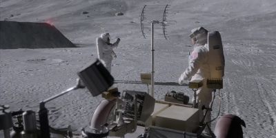 Rosales, come on.
Let's get you checked in. - For All Mankind