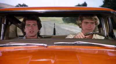 - Rosco's loose again.
- Let's just go round him up. - The Dukes of Hazzard