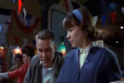 Rose, lock your eyes on their numskulls
and brain them! - Dogfight