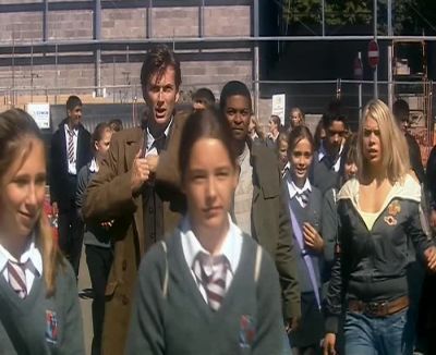Rose and Sarah, you go to the maths
room, crack open those computers.
I need to see the hardware inside. - Doctor Who