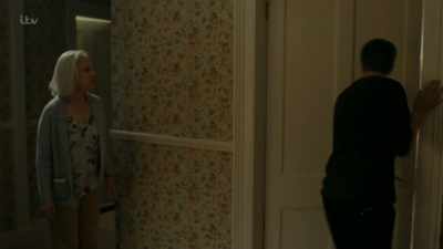 - Rosie?
- David, you can't be here. - Innocent
