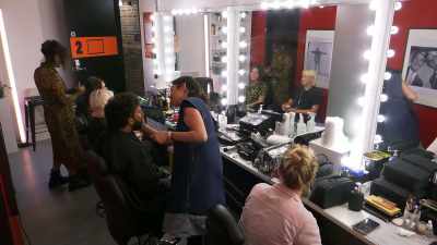 Rosie, you make
enough money to get a wax. - Backstage with Katherine Ryan
