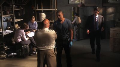 Rossi and prentiss think
he may have done time - Criminal Minds