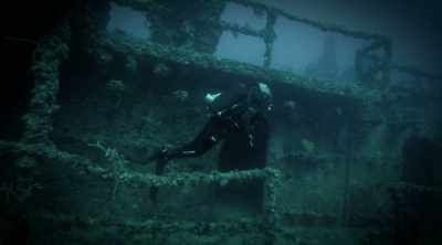 ROTTED, RUSTING WRECKS. - Mysteries of the Deep