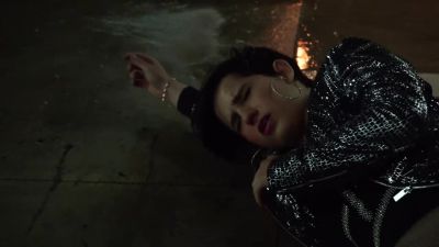 Roy, Roy, stop it,
you're killing him! - Arrow