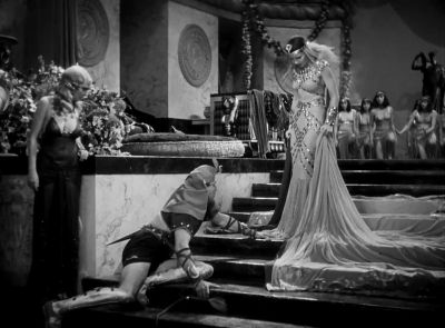 Royal Egypt Caesar is dead - Cleopatra