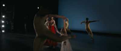 ♪ Ruby suns and ruddy ♪ - Halston