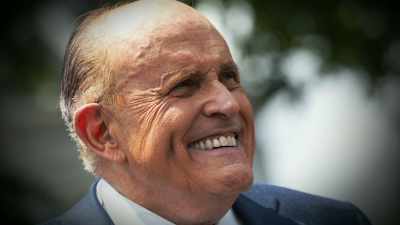 Rudolph Giuliani helped to
contribute to those delusions - Giuliani: What Happened to America's Mayor?