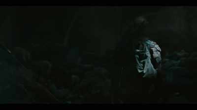 [rumbling]
[unsettling music] - The Walking Dead: Dead City