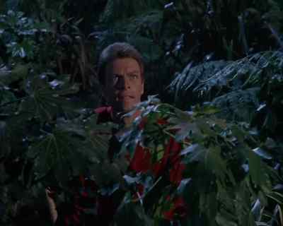 - Run! Get away!
- [ Dan ] Let's go! - Land of the Giants