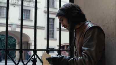 Run, for God's sake, save yourself.
Run! - The Musketeers