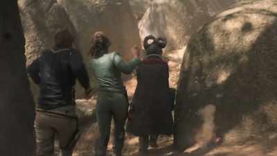 -Run!
[gun banging] - Vagrant Queen