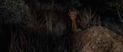 - Run, Susie!
- Get away from her, kid. - The Last Hard Men