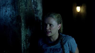 Rush, quick. I help. - True Blood