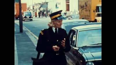 Rushed into the lobby and rang
the prince's room and said, - Williams & Mansell: Red 5