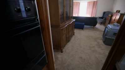 [Russell] Like,
expand into here? - Renovation Impossible