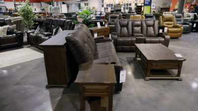 [Russell] Look at
all the choices we have here. - Renovation Impossible