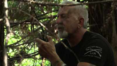 [Russell on walkie]
 It's very, very interesting - Expedition Bigfoot
