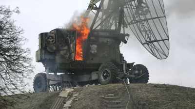 Russians are clearing the path
for warplanes. - 20 Days in Mariupol