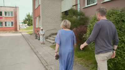 Ruta introduces me
to 94-year-old Ona. - How the Holocaust Began