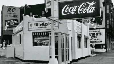 [Ruth] After World War II, chain
restaurants began to proliferate. - Food and Country
