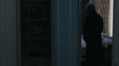 Ruth:
Who is it? - The Wizard of Lies