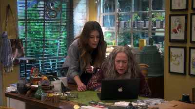 "Ruth's Alternative Caring is a great
dispensary and Ruth is the best." - Disjointed
