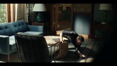 -Ryan!
-I'm okay. Go! - Tom Clancy's Jack Ryan